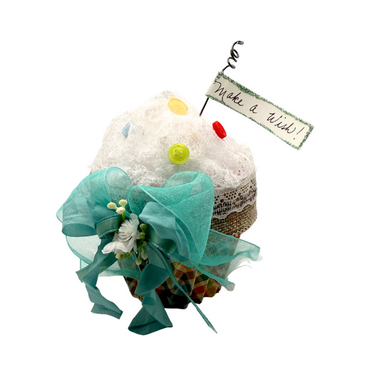 Make A Wish Paper & Lace Cupcake